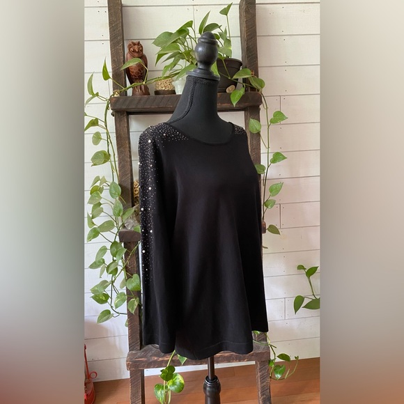 Calvin Klein: Black Relaxed Embellished Sweater - Picture 7 of 17